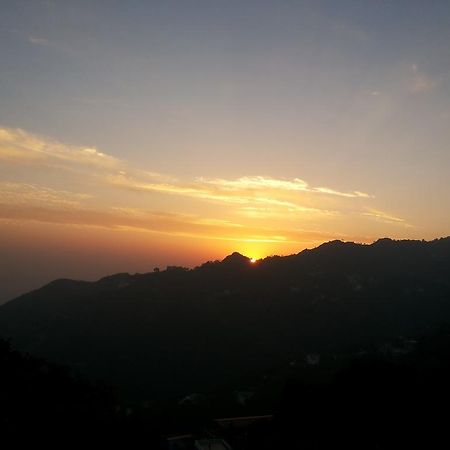 Valley View Hotel Mussoorie Exteriör bild