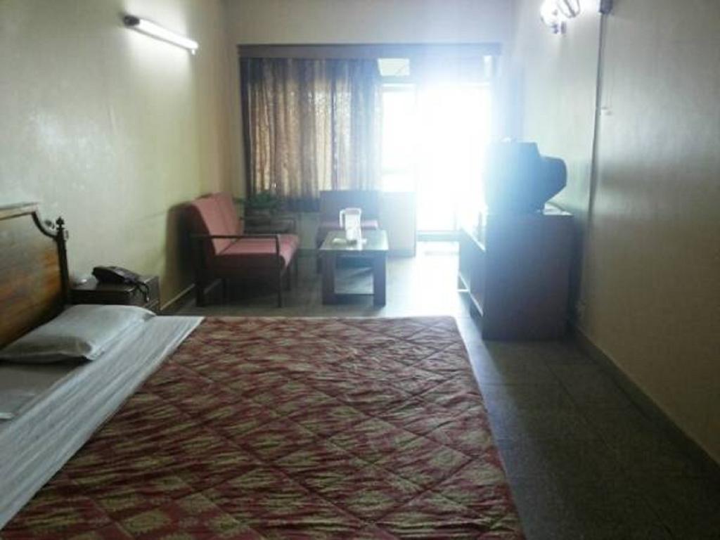 Valley View Hotel Mussoorie Exteriör bild