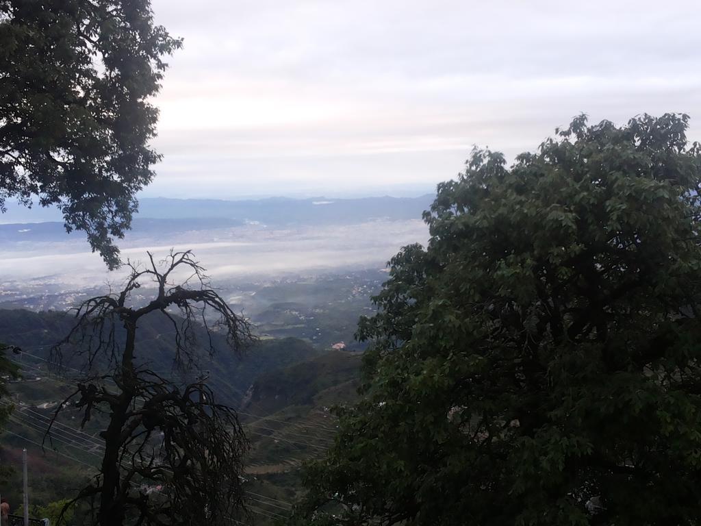 Valley View Hotel Mussoorie Exteriör bild
