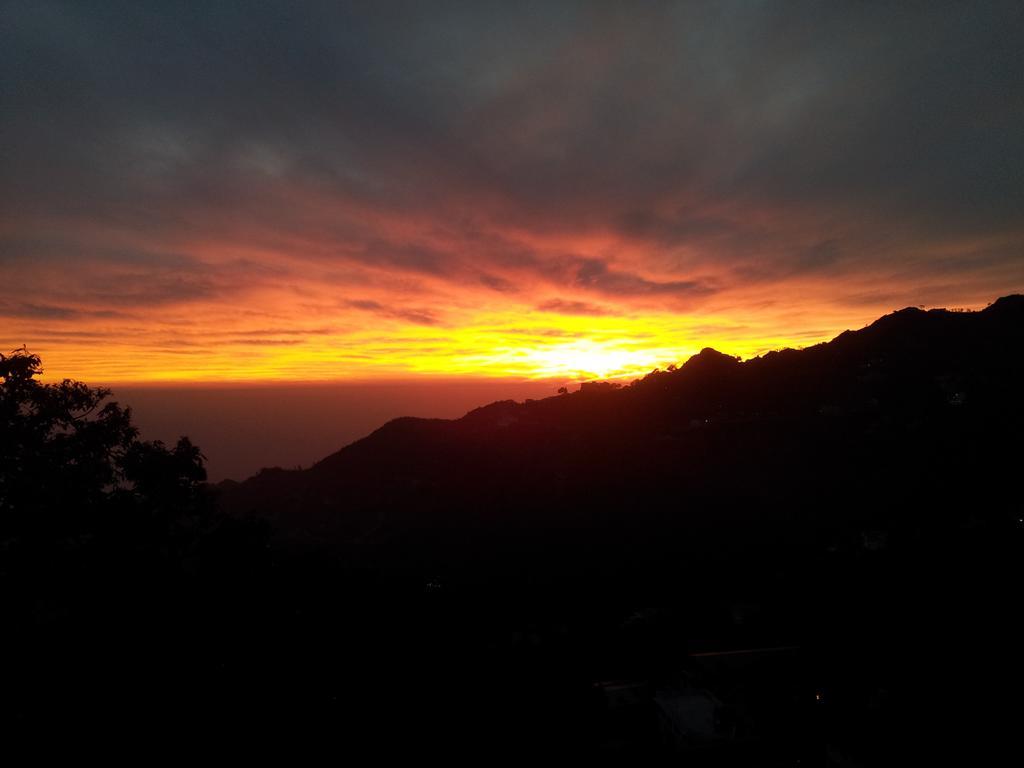 Valley View Hotel Mussoorie Rum bild